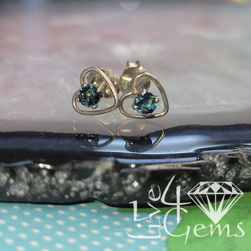 Silver 3mm Sapphire Heart Stud
