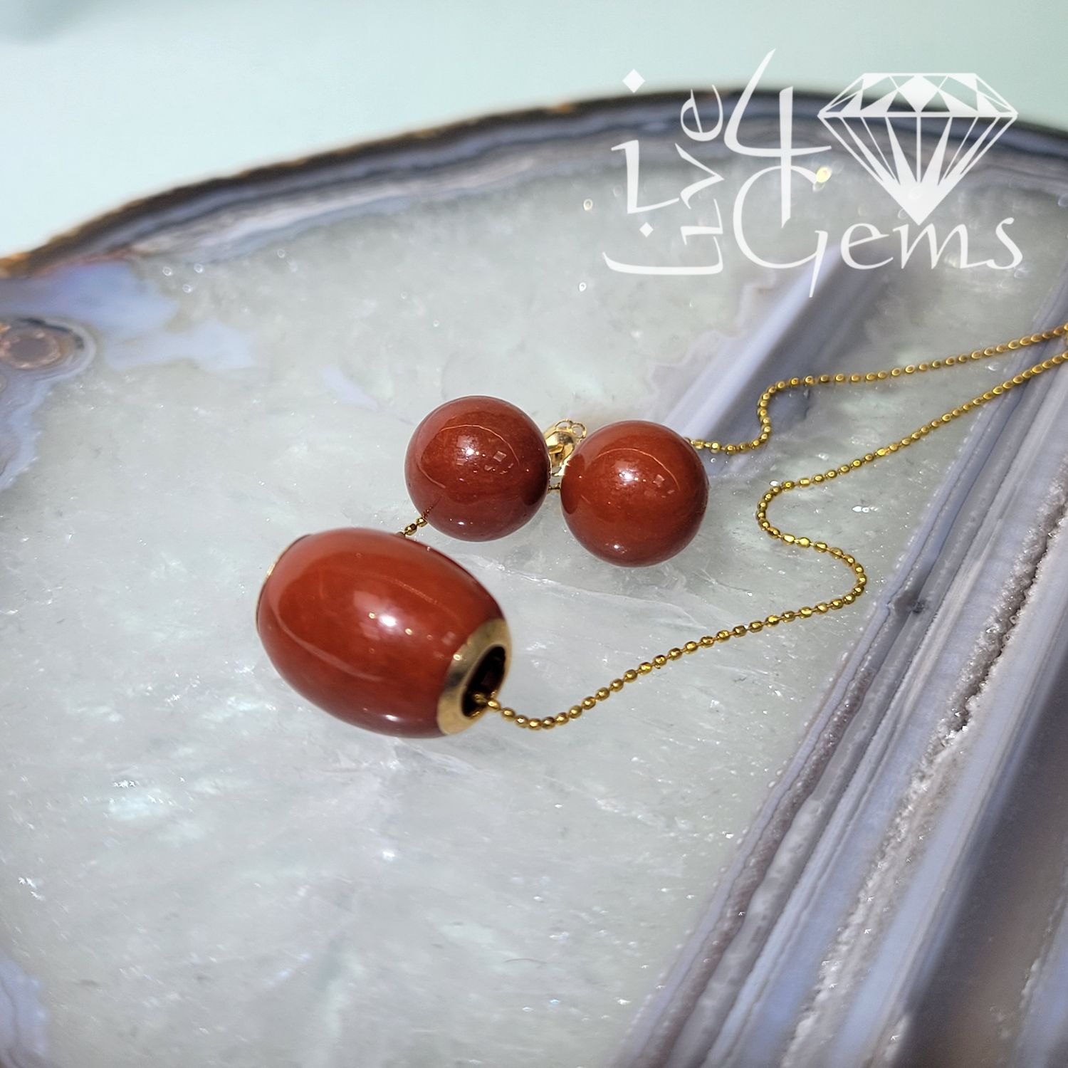 14kt Gold Jade Barrel with Chain, Color: Red