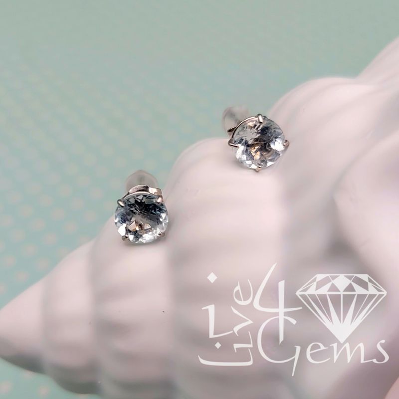 10kt 6mm Gemstone Stud Aquamarine White Gold
