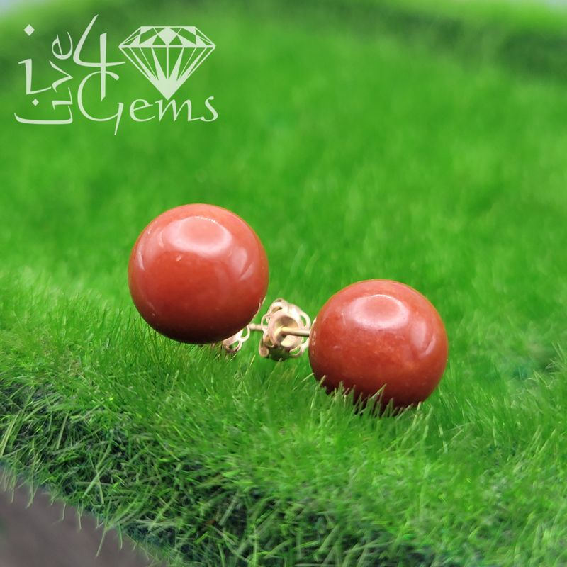 14kt Jade Red Stud