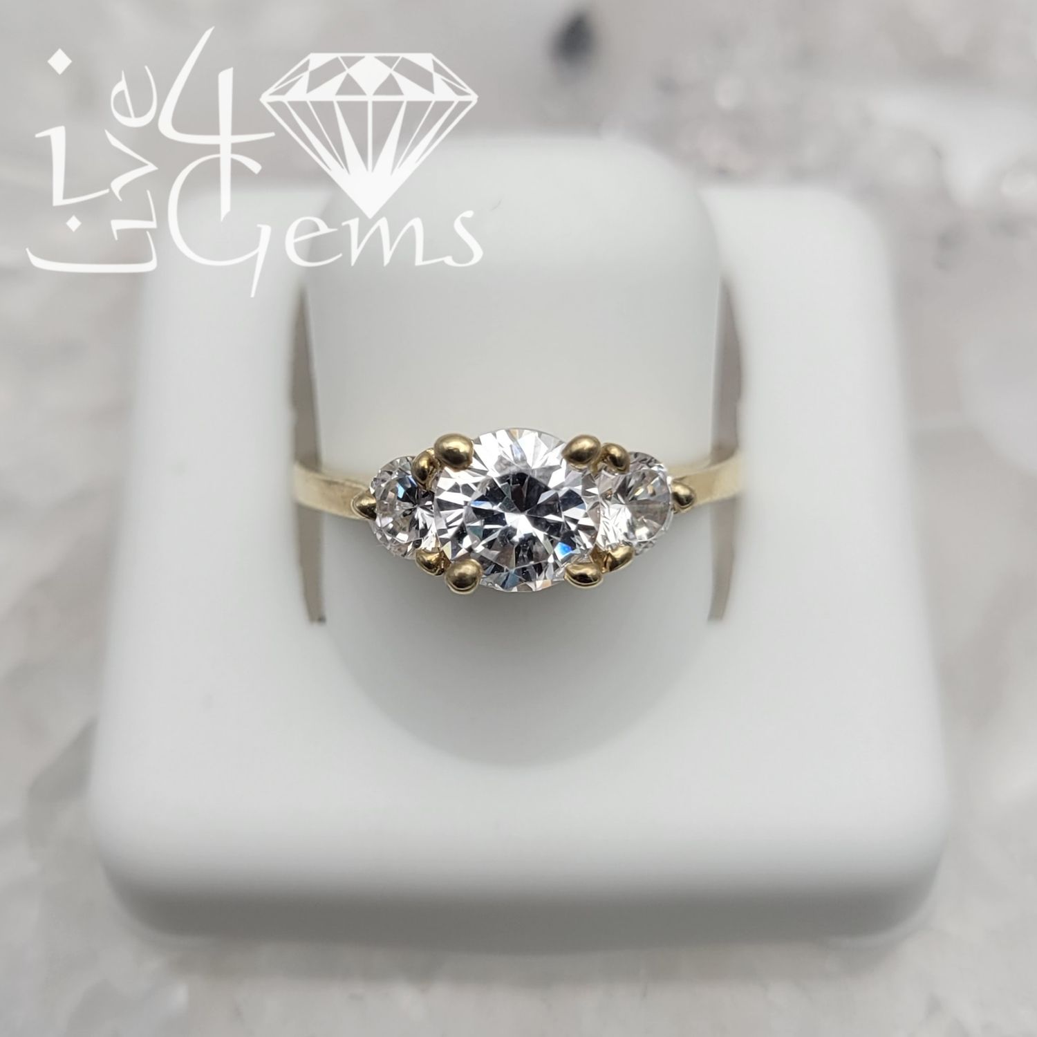 10kty Three Stone CZ Ring