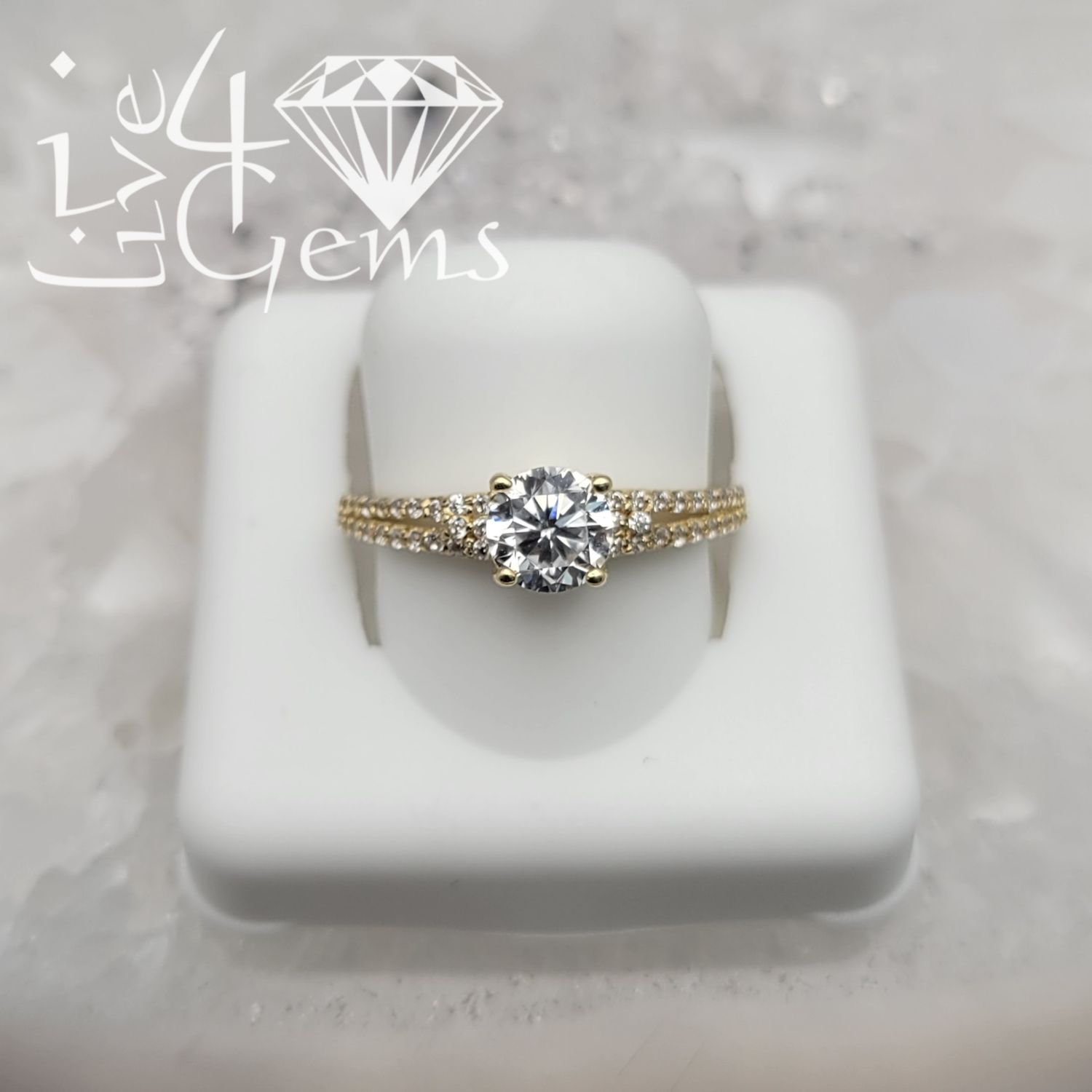 10kty Round Solitaire Double Row Cz Ring