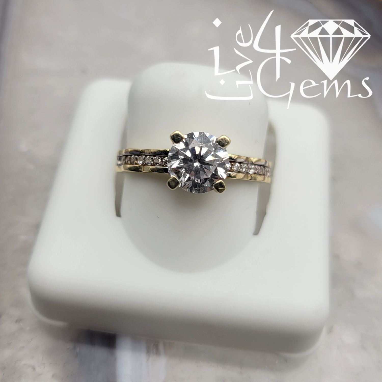10kty Round Cz Solitaire Pattern Band Ring