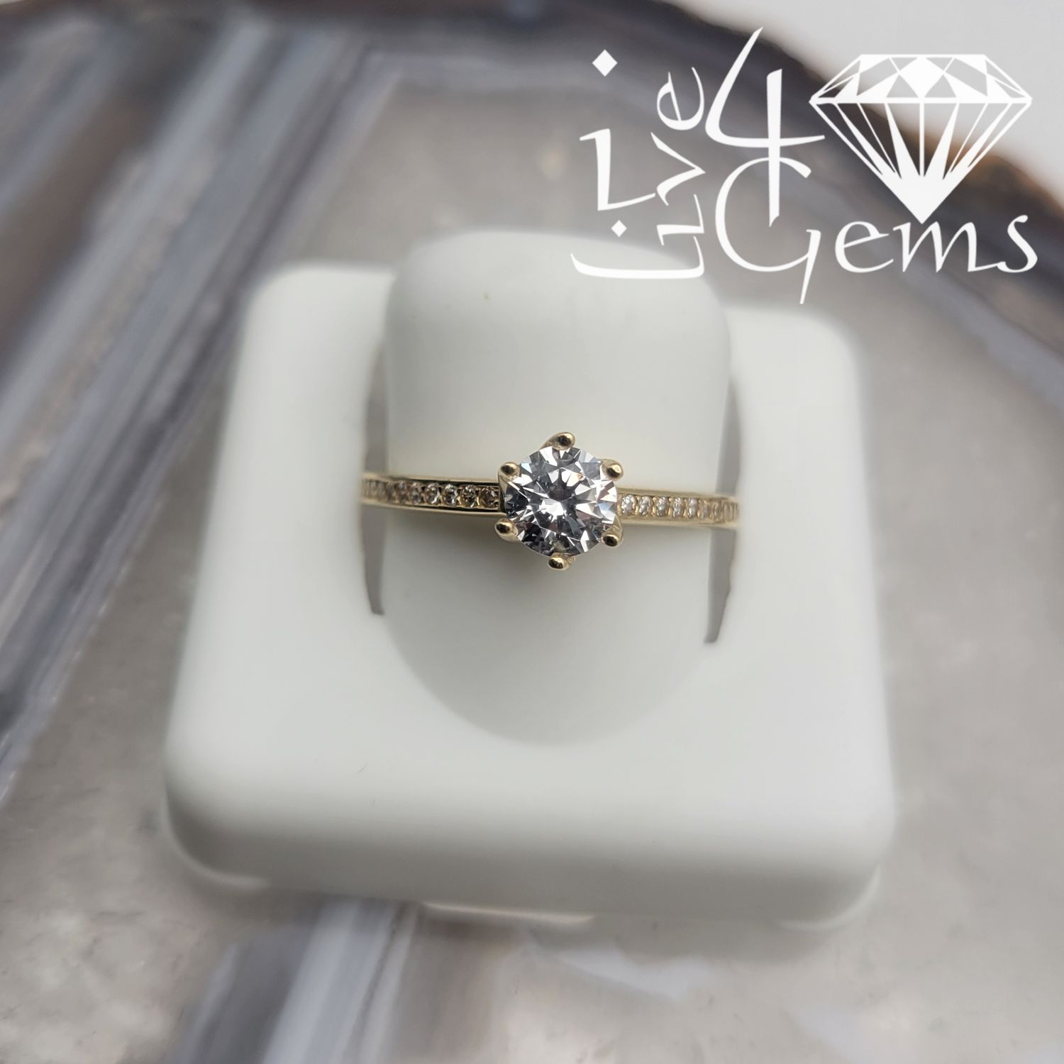10kty Single Row Round Cz Ring
