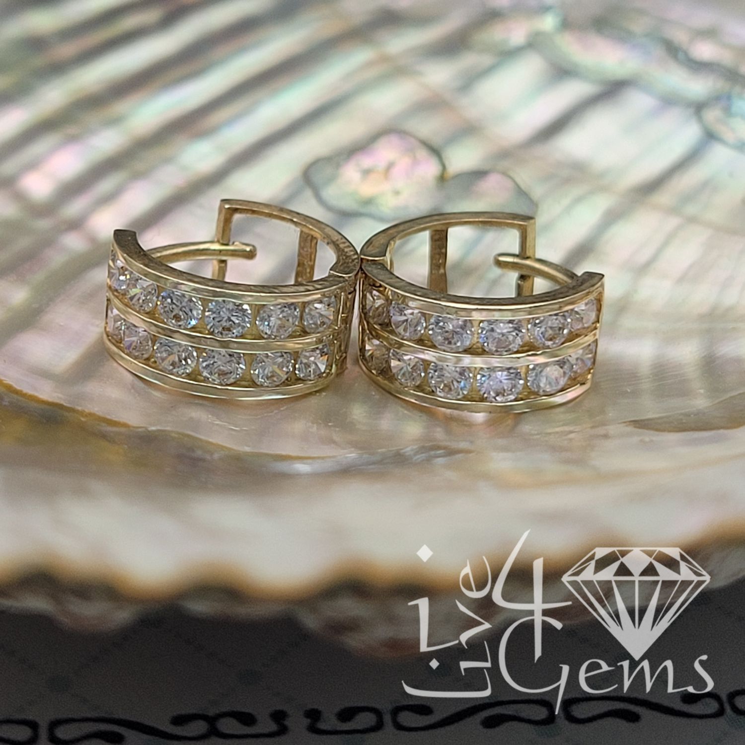 10kty Double CZ Huggie