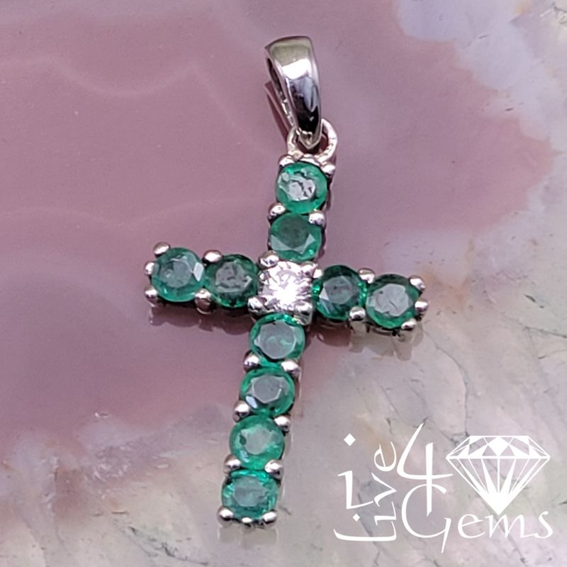 Silver Emerald Cross Pendant w Chain