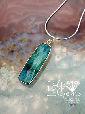 May Birthstone : Emerald