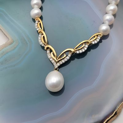 June Birthstone : Pearl , Moonstone , Alexandrite