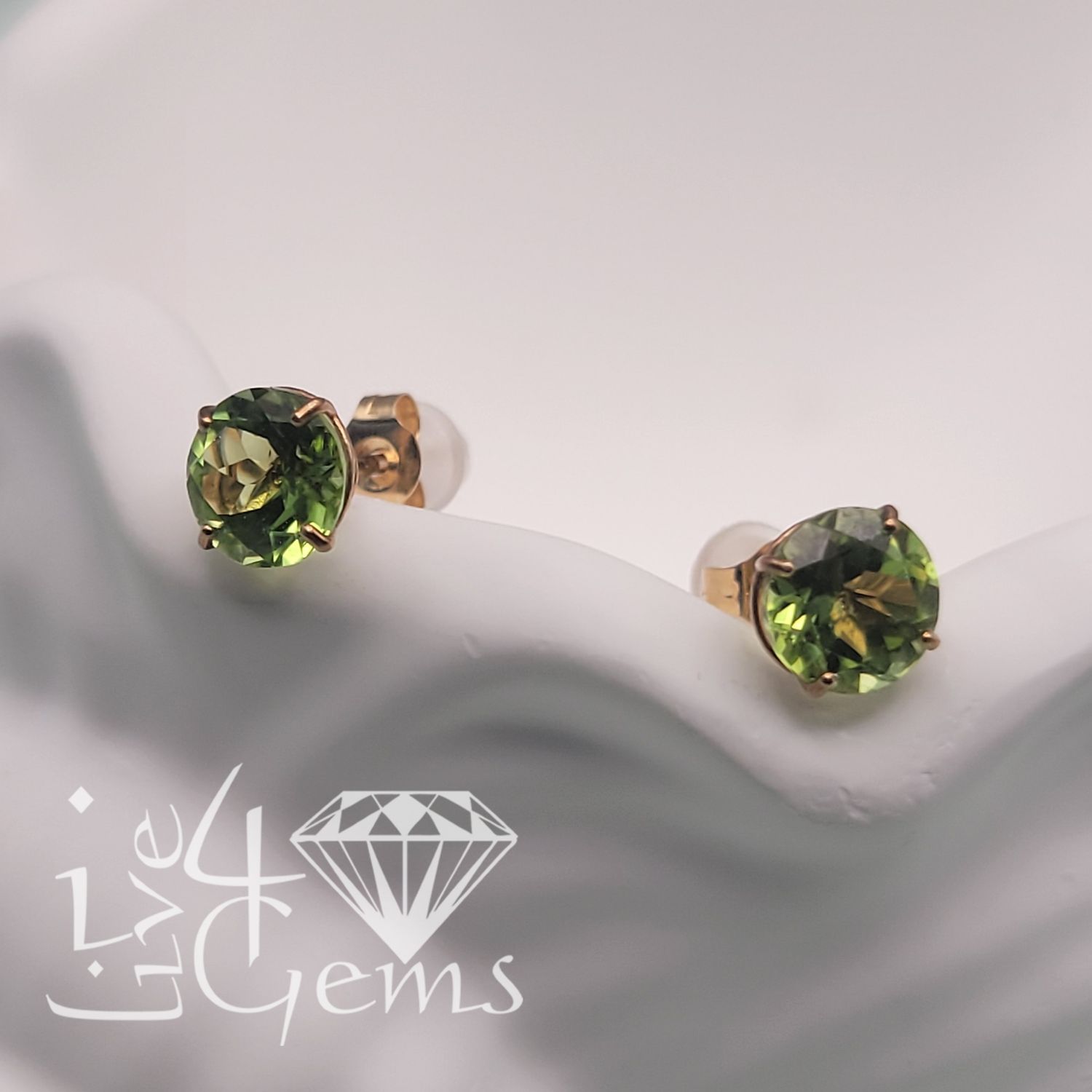 10kt 6mm Gemstone Stud Peridot Yellow Gold