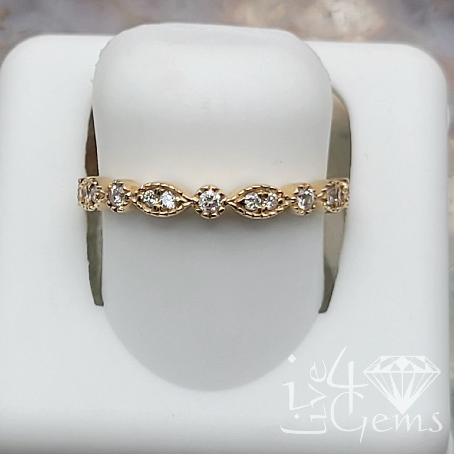 10kty 1/6ctw Marquise Dot Stackable Band