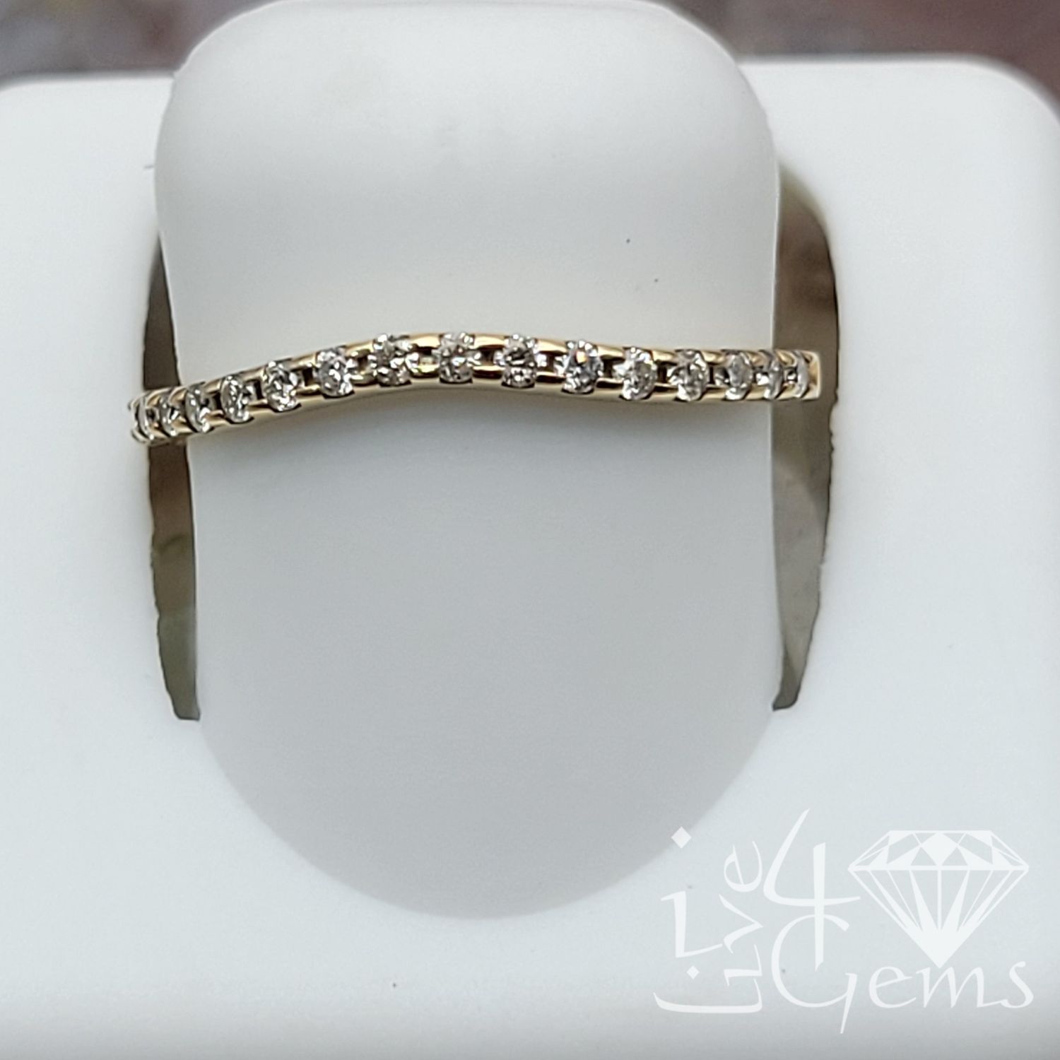 10kty 1/6ctw Diamond Wavy Stackable Band