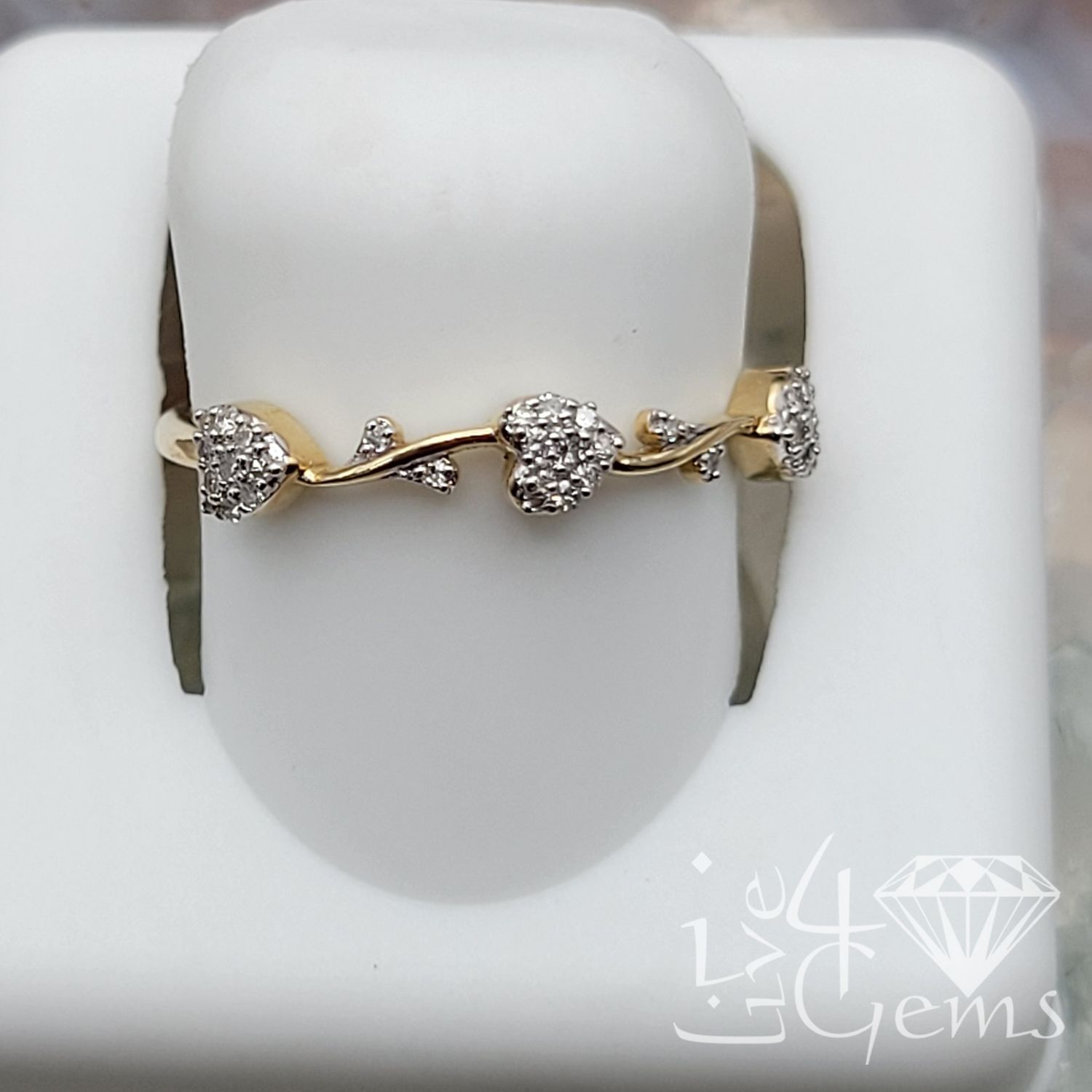 10kty 1/10ctw Diamond Heart Vine Ring