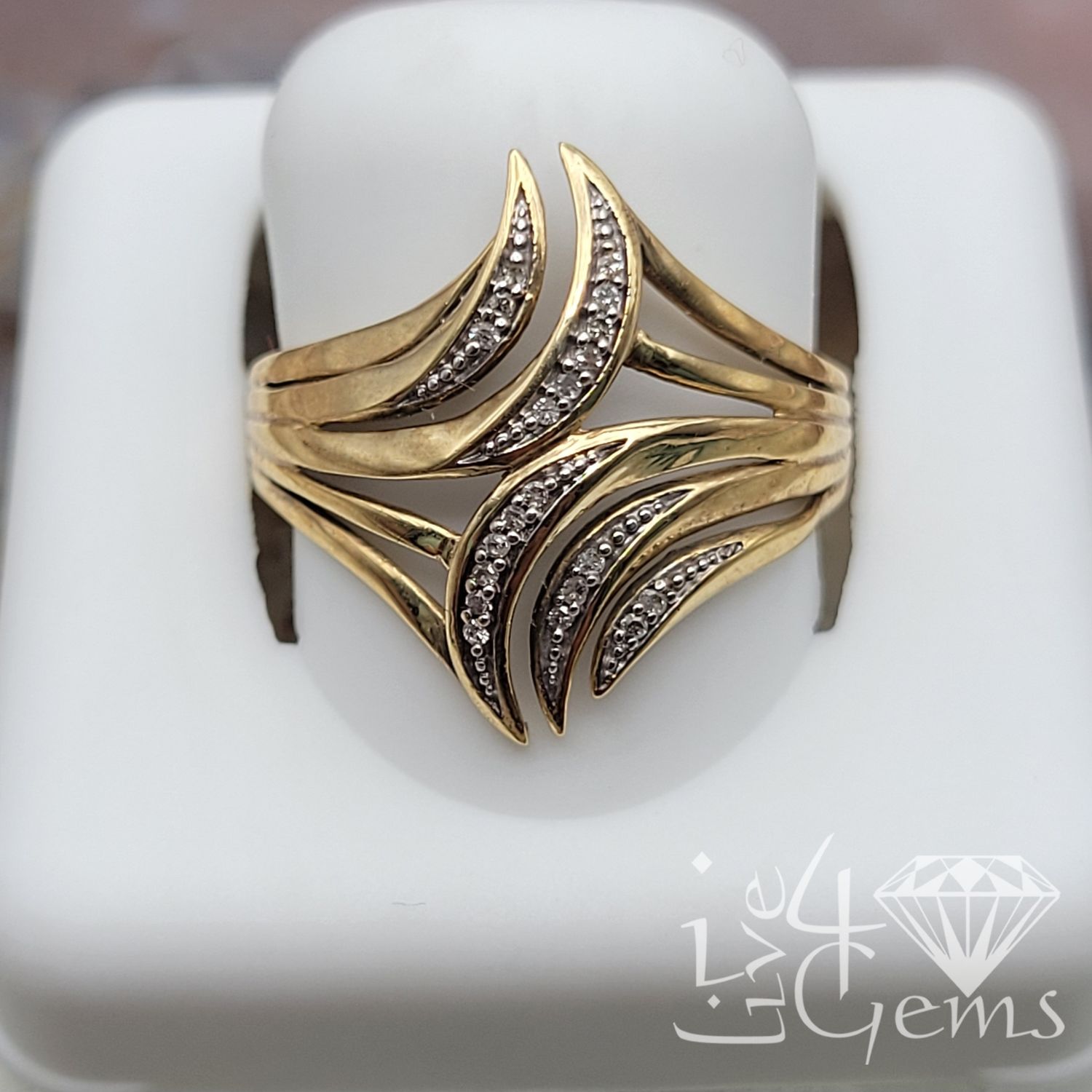1/20 ctw 10kty Diamond Spiral Ring