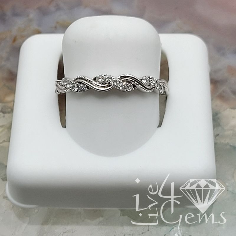 10kt 1/5ctw Diamond Rd Twist Band