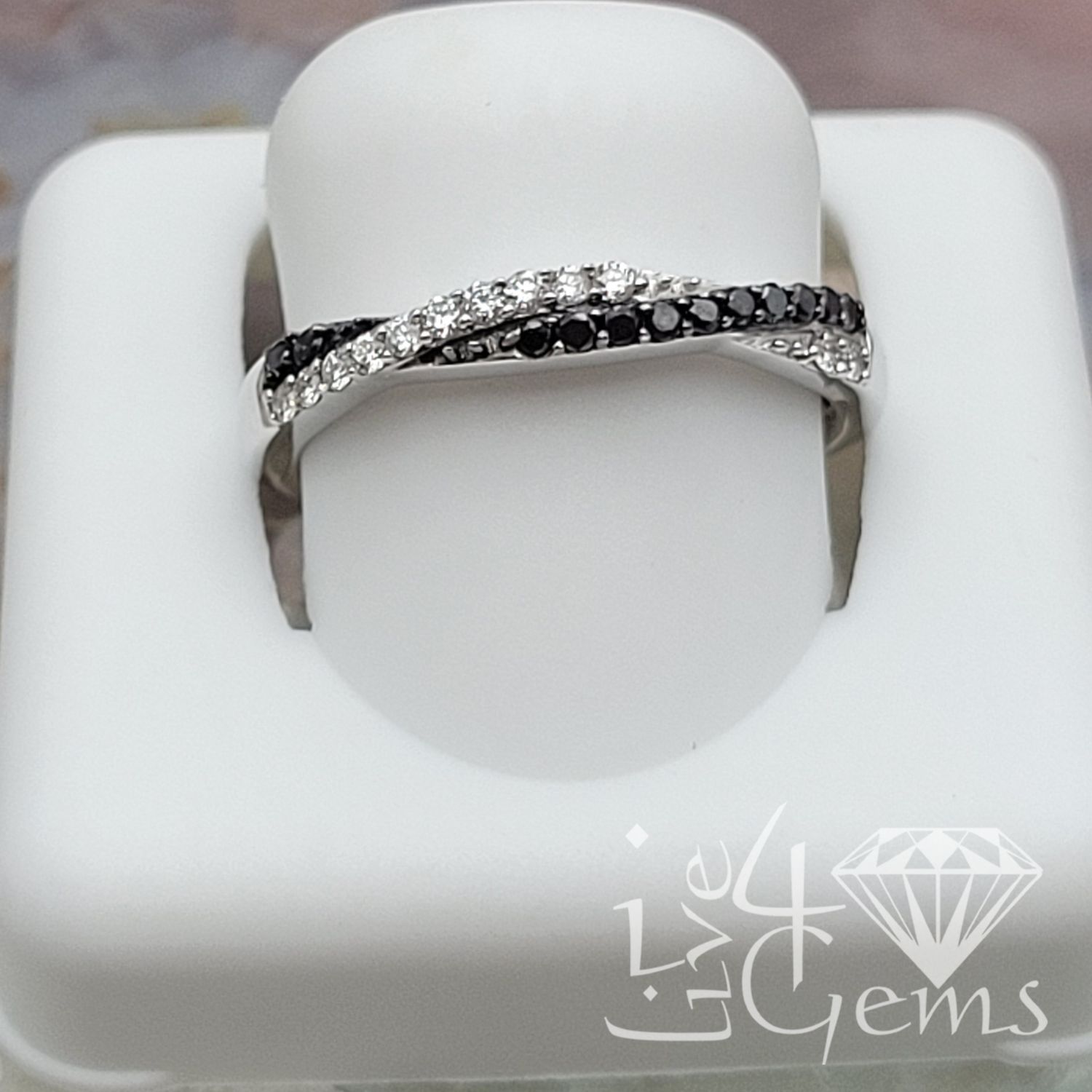 14ktw  1/4ctw Black/ Diamond Twist Band