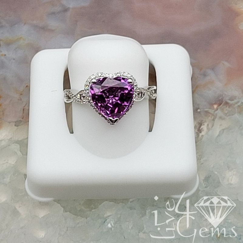 10ktw 1/8ctwDia Halo Lab Heart Alexandrite Ring