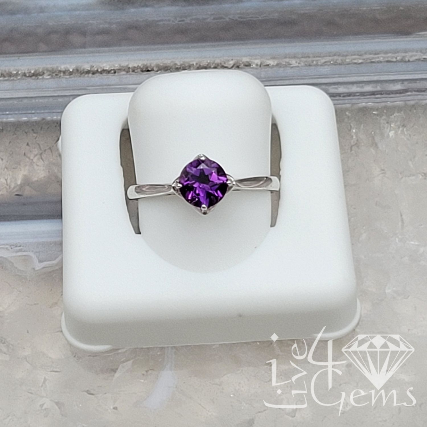 Silver 0.80ctw  Amethyst Ring