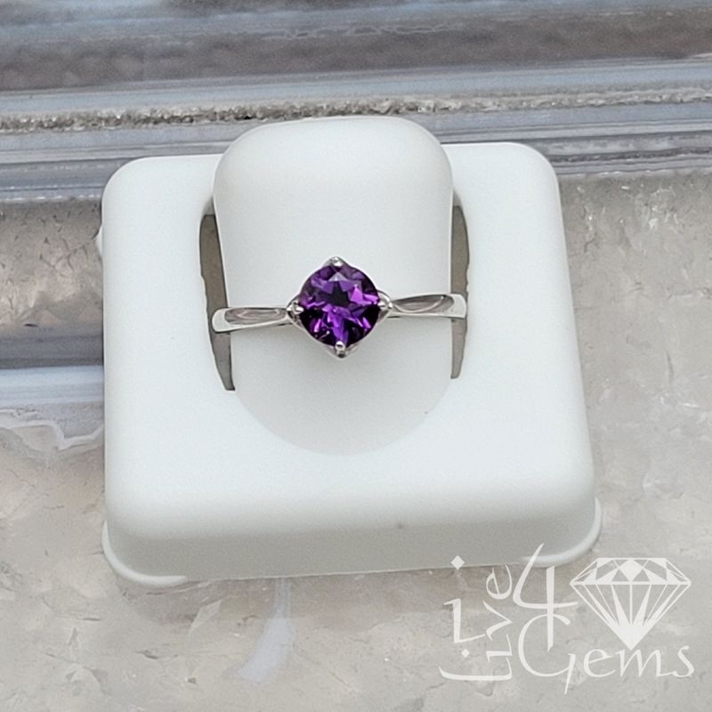Silver 0.80ctw  Amethyst Ring
