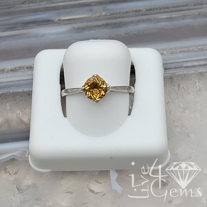 Silver 0.73ctw Citrine Ring