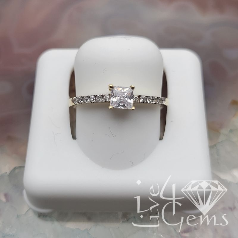10kty Single Princess Cut CZ Ring