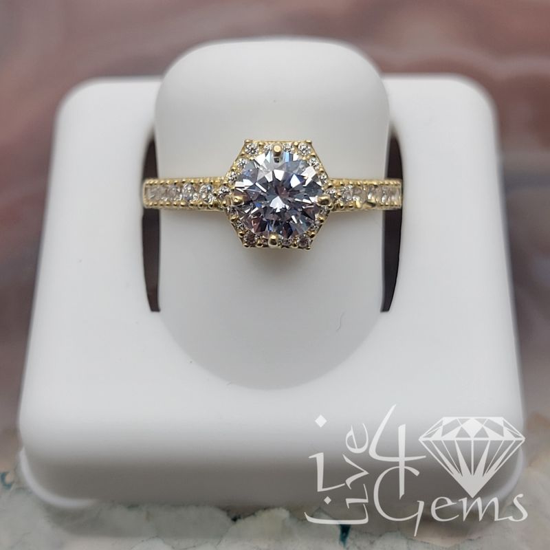 10kty Hexagon Cz Halo Ring S7.5