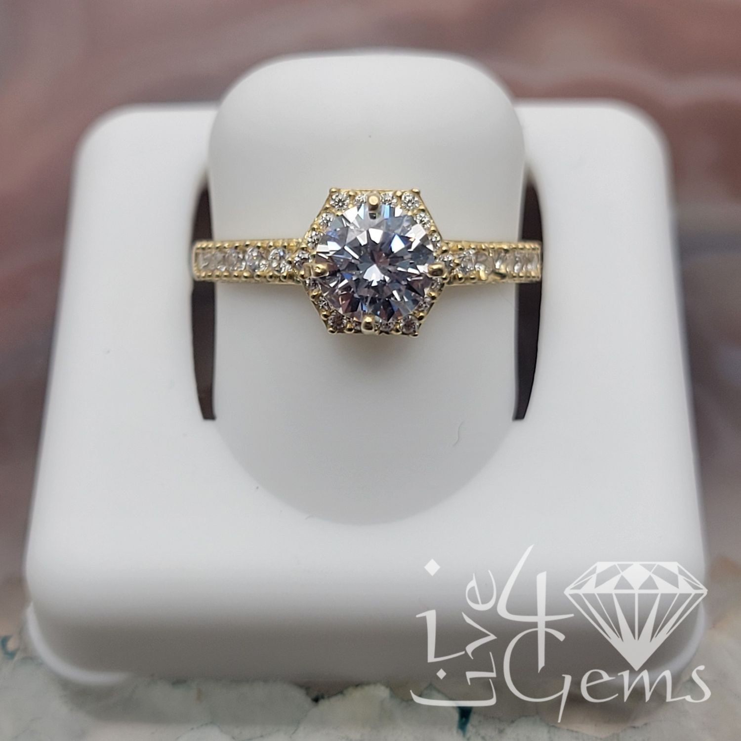 10kty Hexagon Cz Halo Ring S7.5