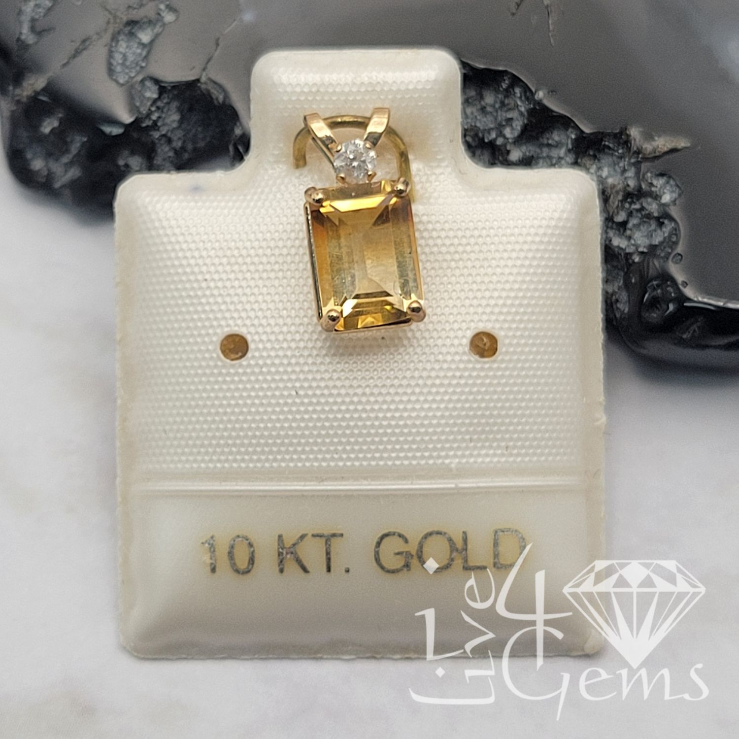 10kty 0.9ct Diamond 7x5mm Citrine Pendant