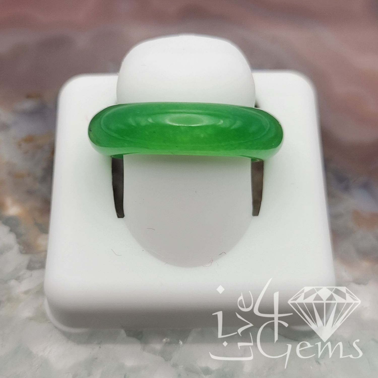 Green Jade Ring 6mm S7