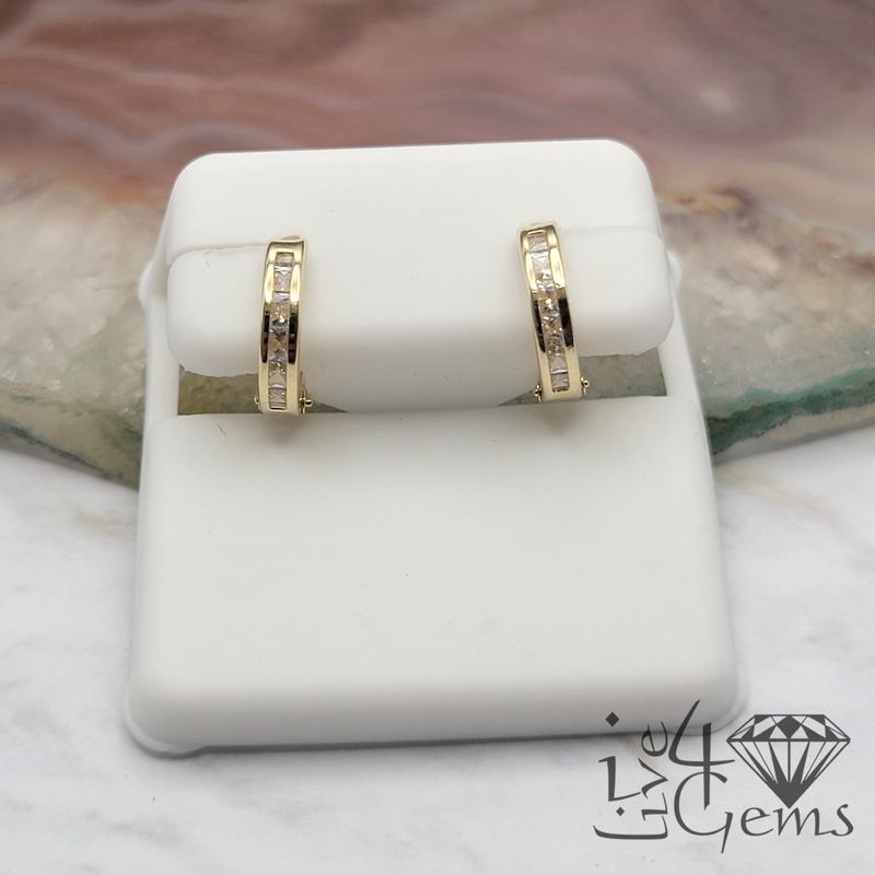 10kty Clear Cz Huggie