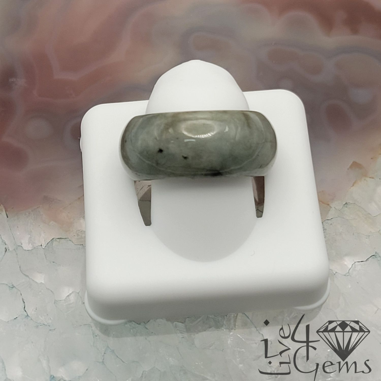 Green Jade Ring 10mm S5.5