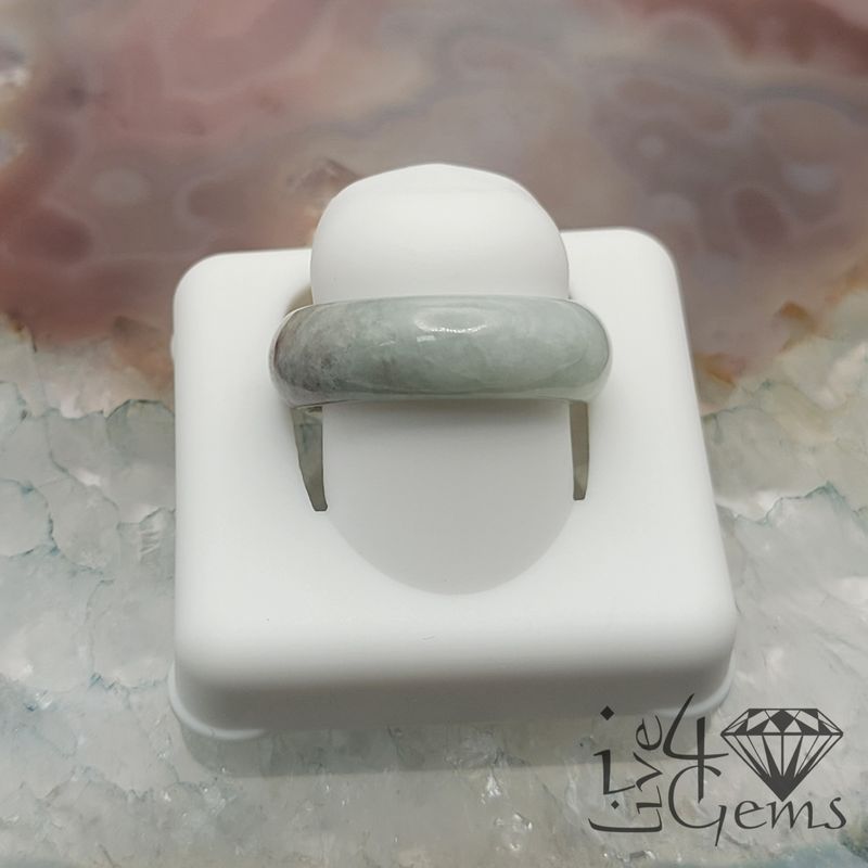 Green Jade Ring 7mm S7