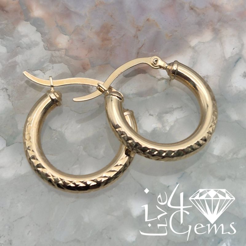 10kty Diamond Cut Pattern Hoop