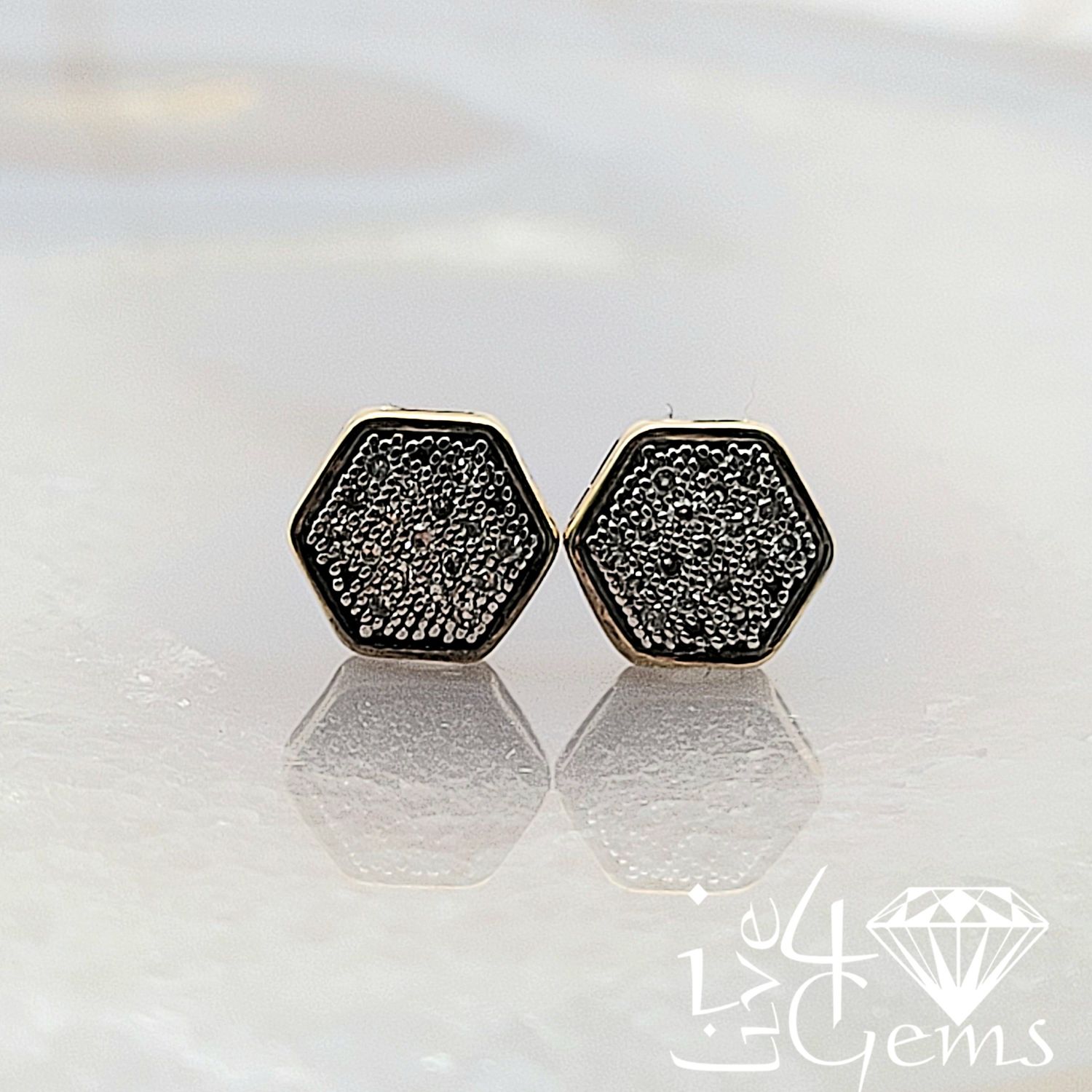 10kty 1/10ct Dia Hexagon Micro-Pave Studs