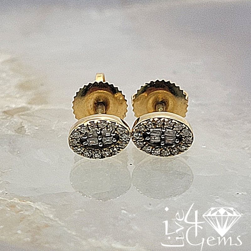 10kty 1/8ctw Dia Oval Baguette Stud