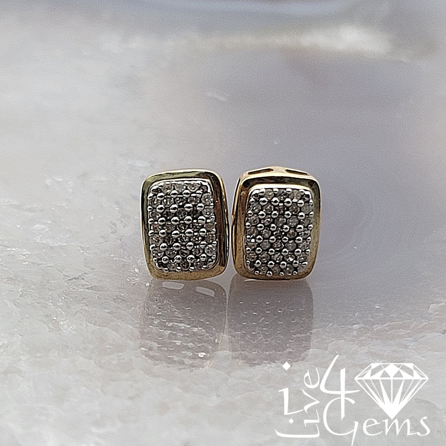 10kty 1/6ctw Round  Dia Rectangle Stud
