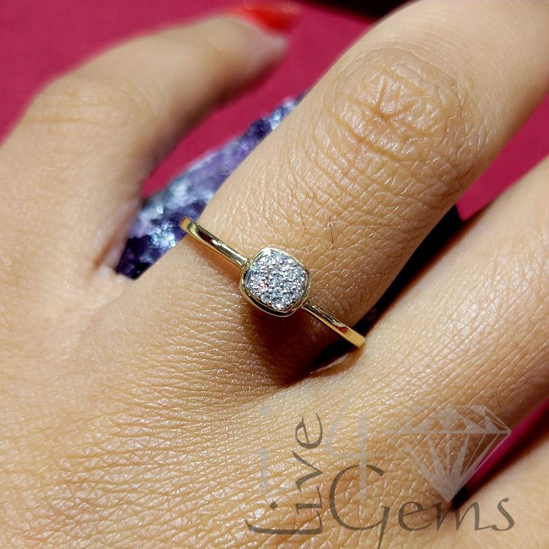 10kty 1/20ctw Diamond Cushion Cut Cluster Ring