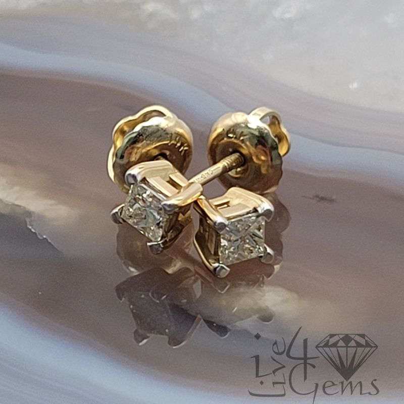 14kt Princess Exc Dia Certifed Solitaire