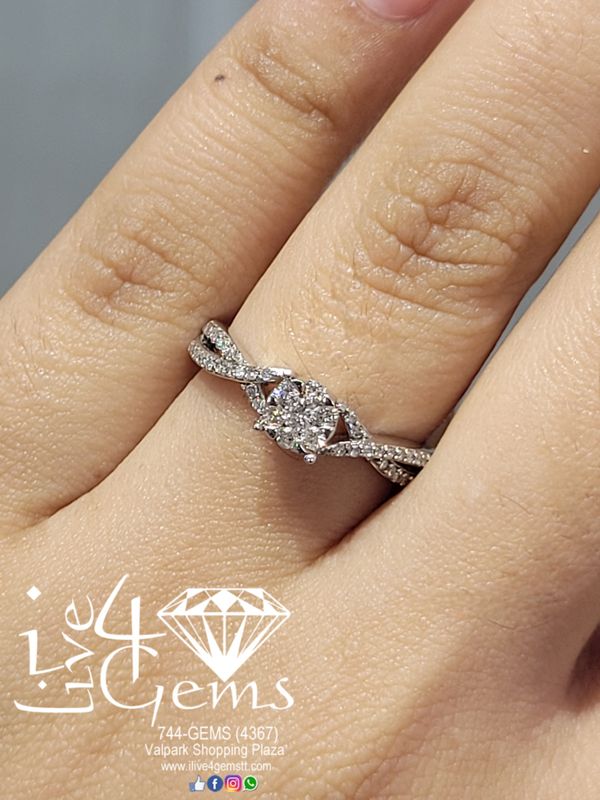 Silver 0.25ctw Silver Diamond Flower Cluster Ring S5