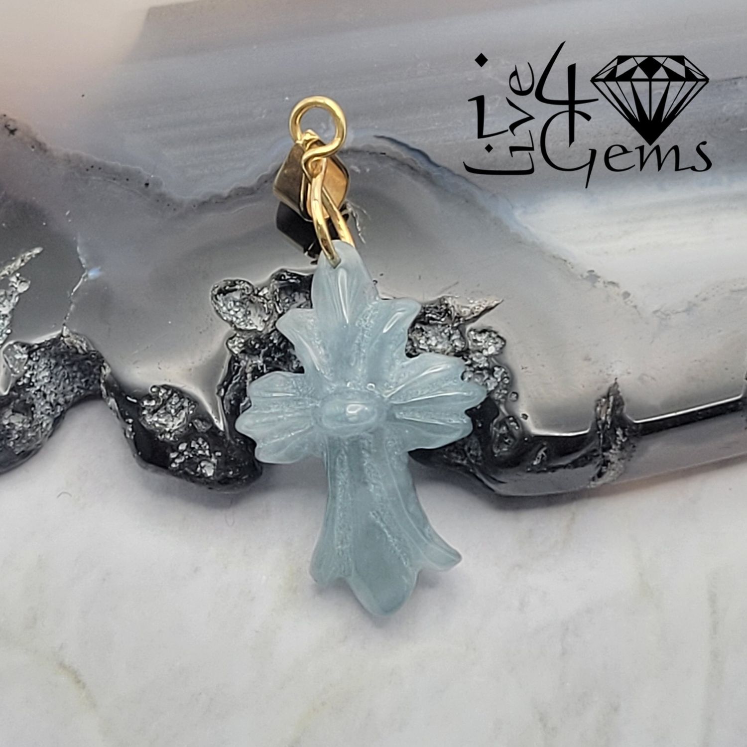 10kty Green Jade Carved Cross Pendant 2cm