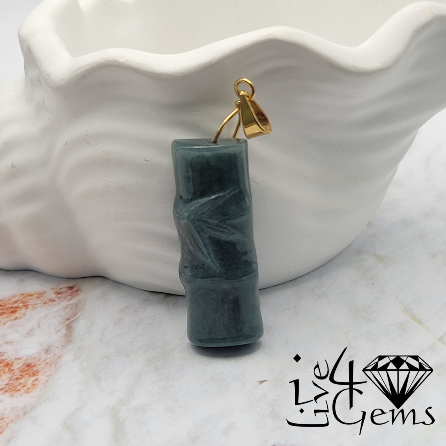 10kty Green Jade Bamboo Pendant 3cm