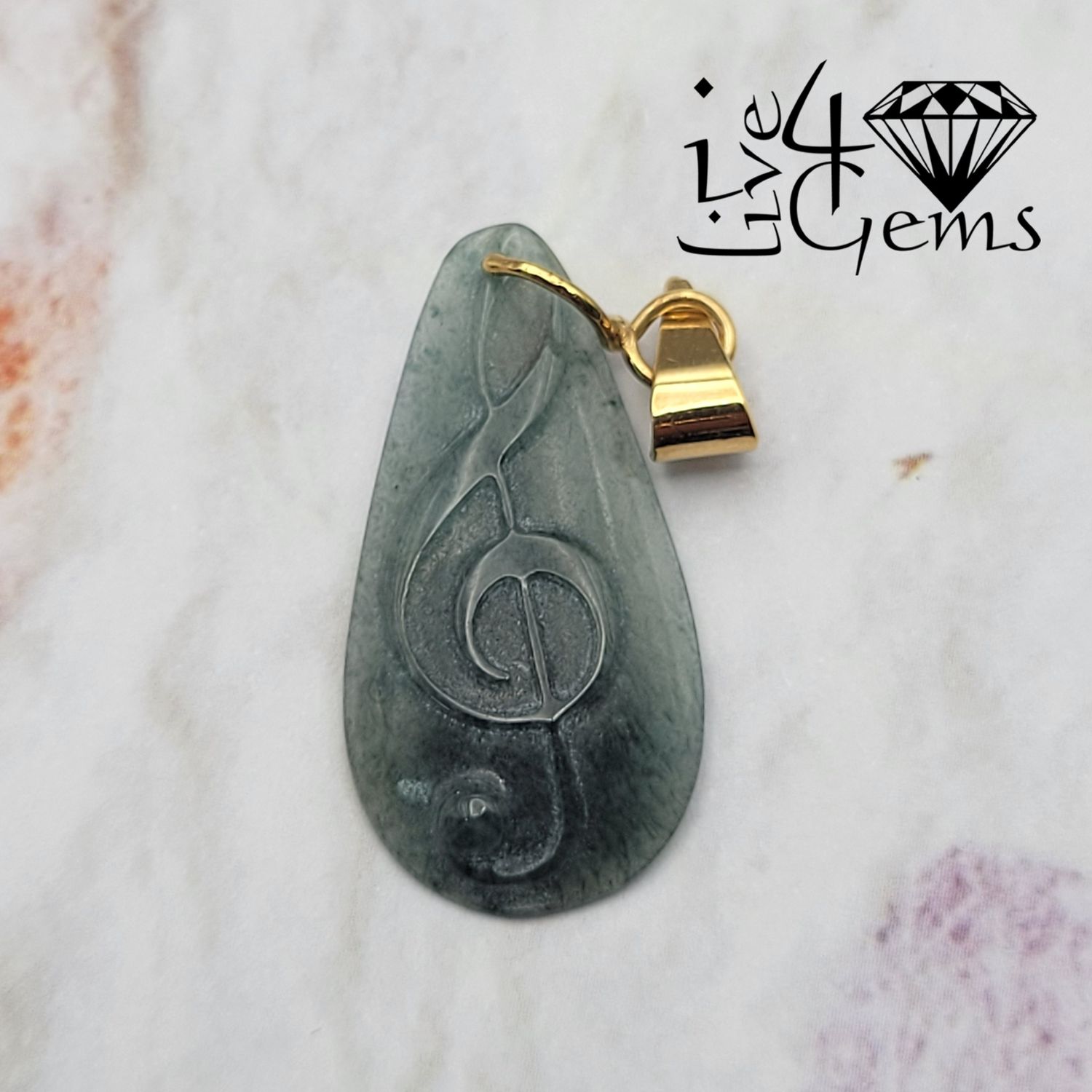 10kty Green Jade Music Note Pendant 2.5cm