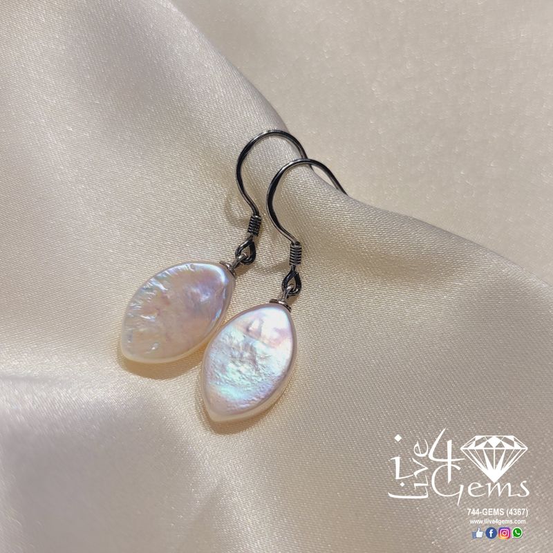 Gemstone Earring Oval Mother of Pearl