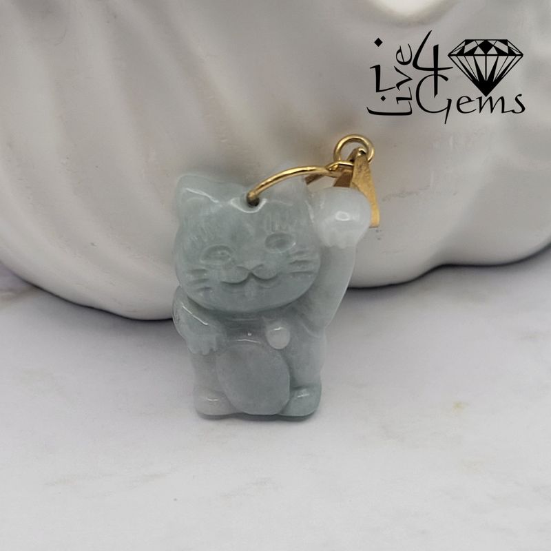 10kty Light Green Jade Lucky Cat Pendant 2cm
