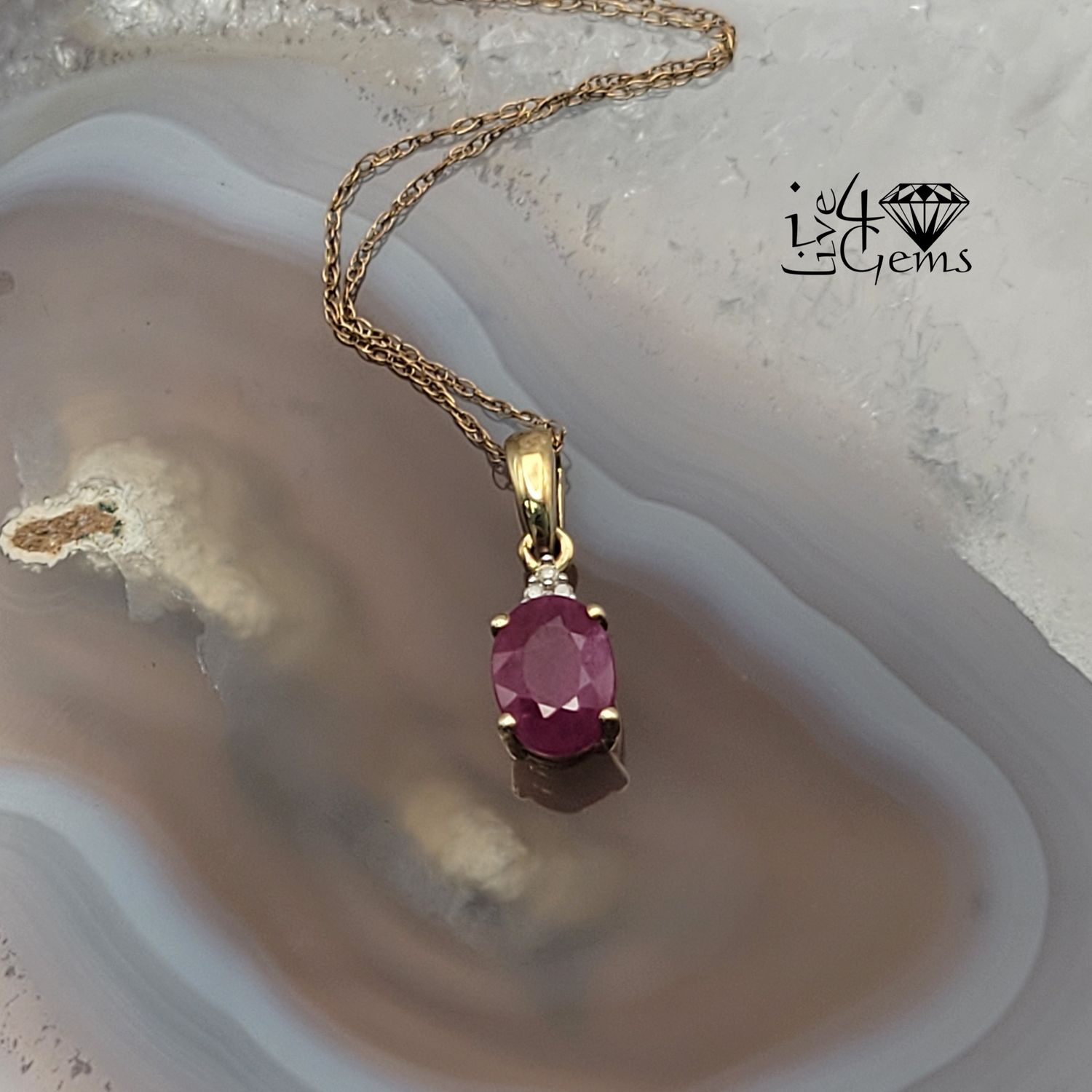 10kty Oval Ruby and Dia Pendant/Chain