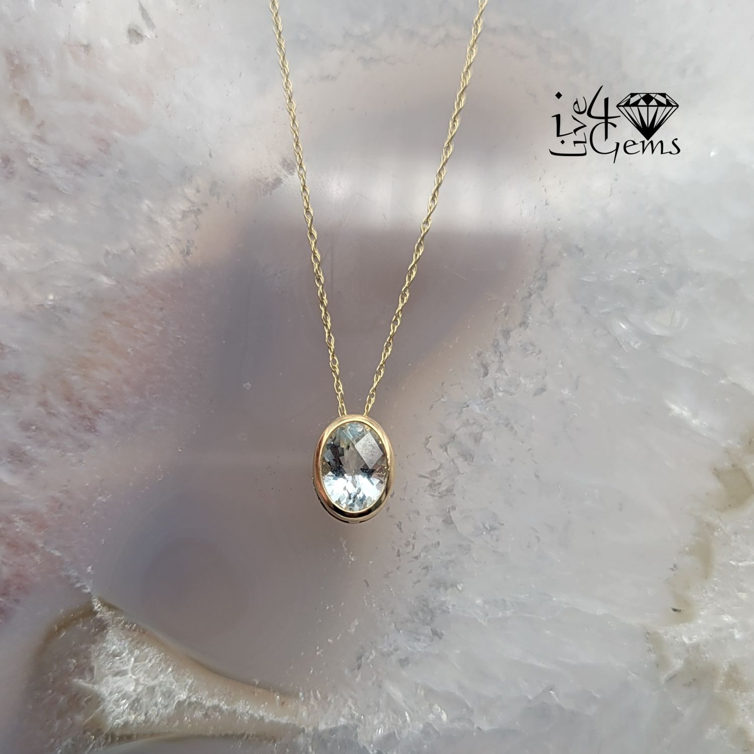 14kt Aquamarine 8x6mm Pendant and Chain