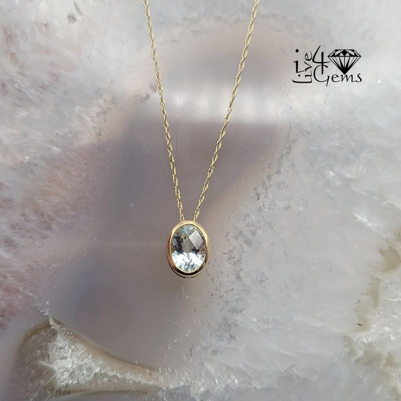 14kt Aquamarine 8x6mm Pendant and Chain