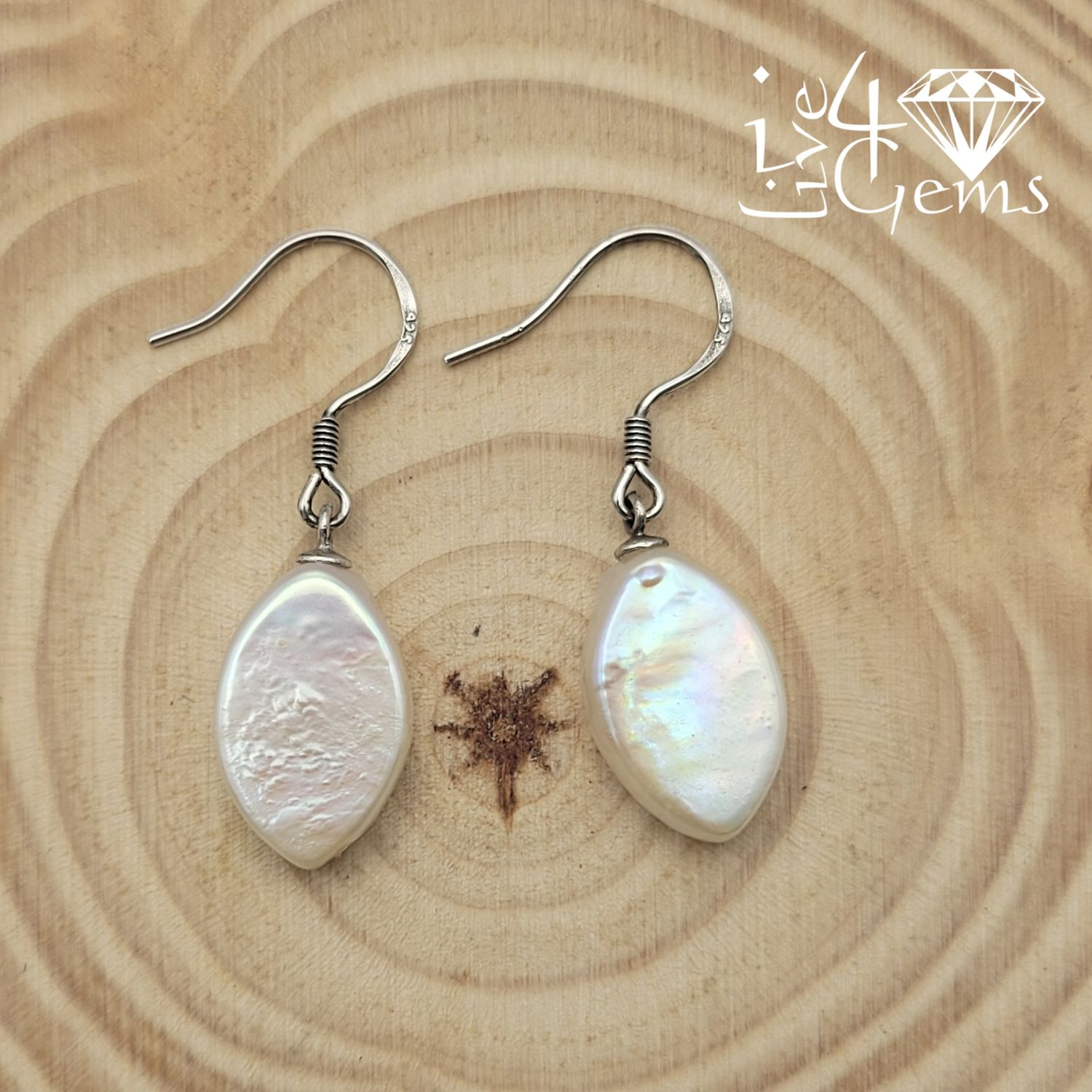 Gemstone Earring Oval Mother of Pearl