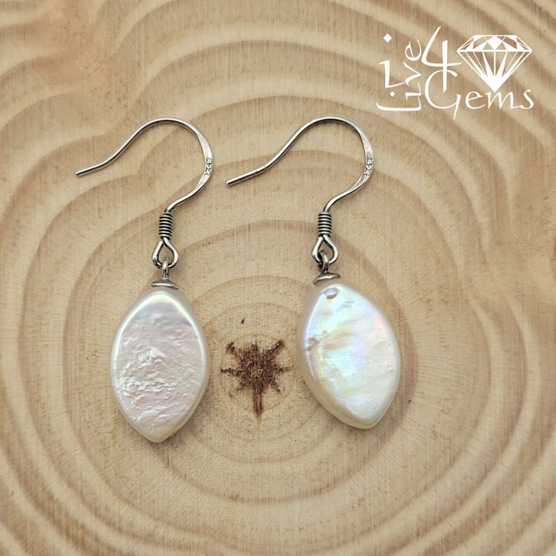 Gemstone Earring Oval Mother of Pearl