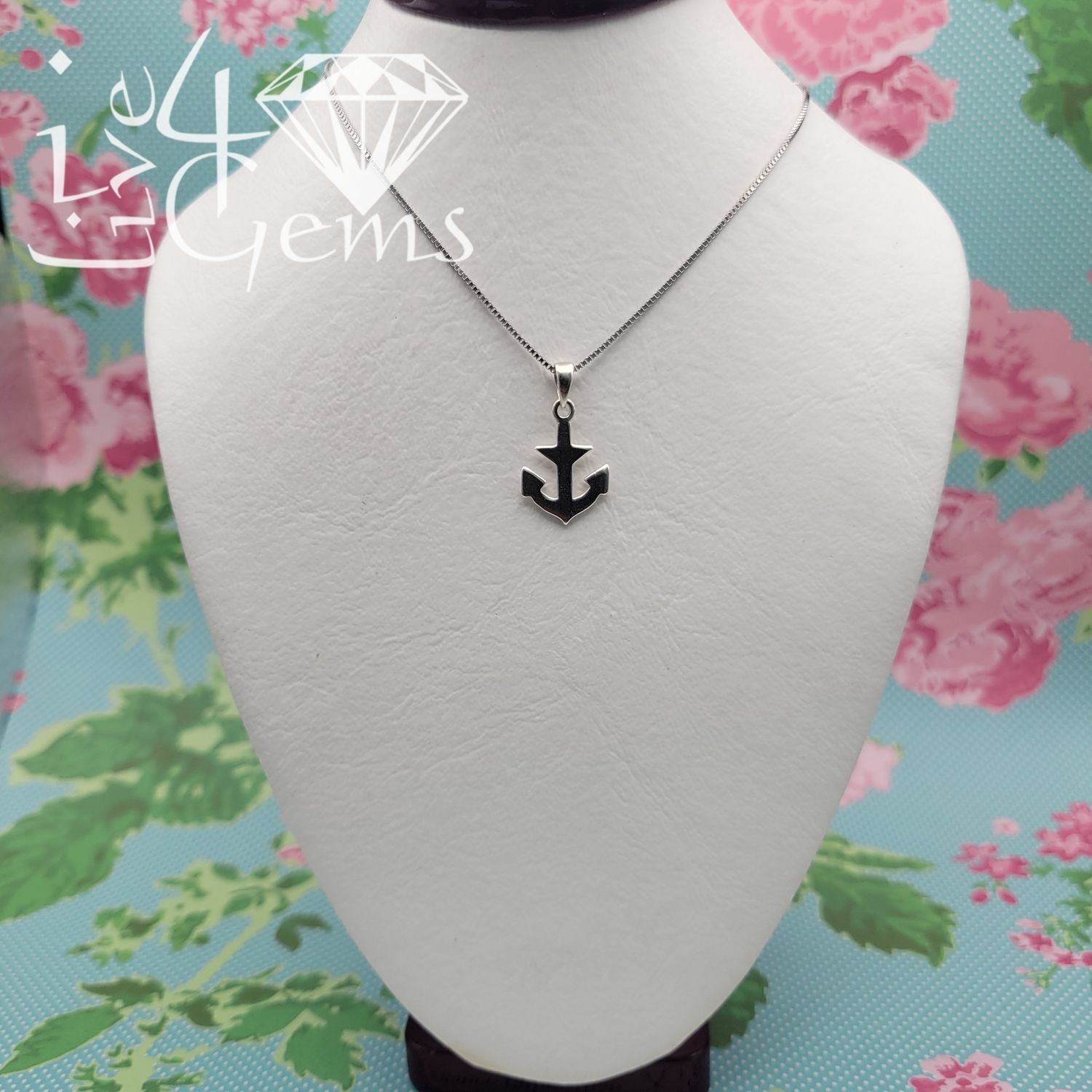 Silver Anchor Pendant w Chain