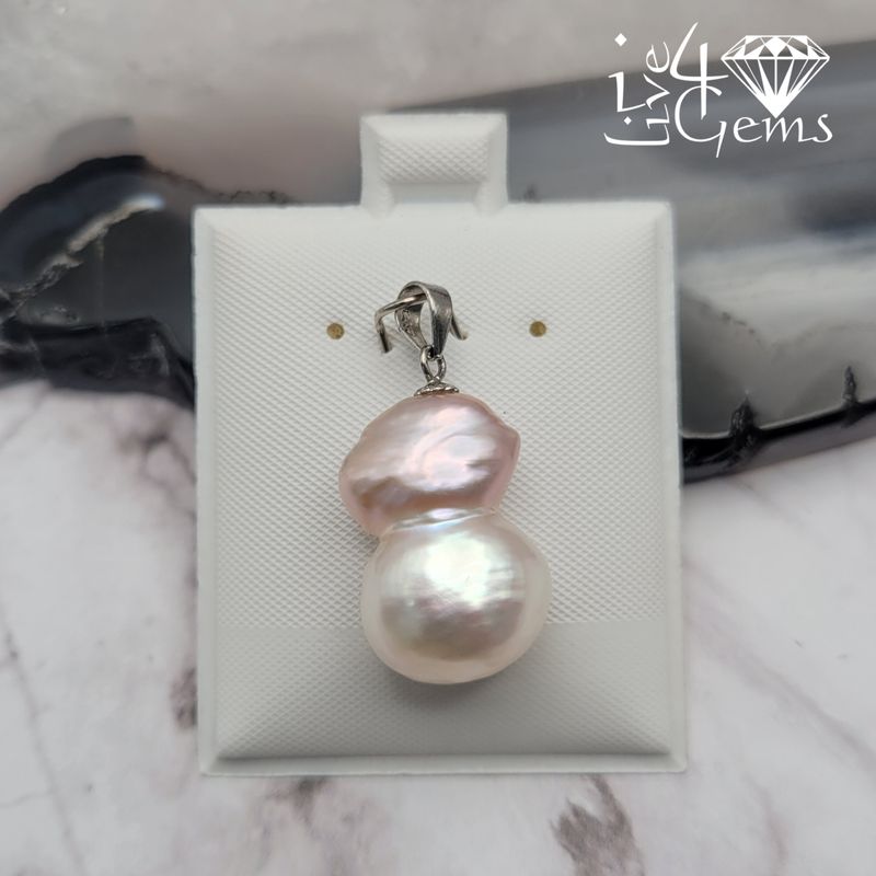 Pearl Pendant Style 2 White and Pink